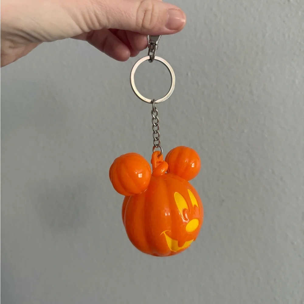 Light up Mickey Mouse Pumpkin Keychain - Picture 3 of 4